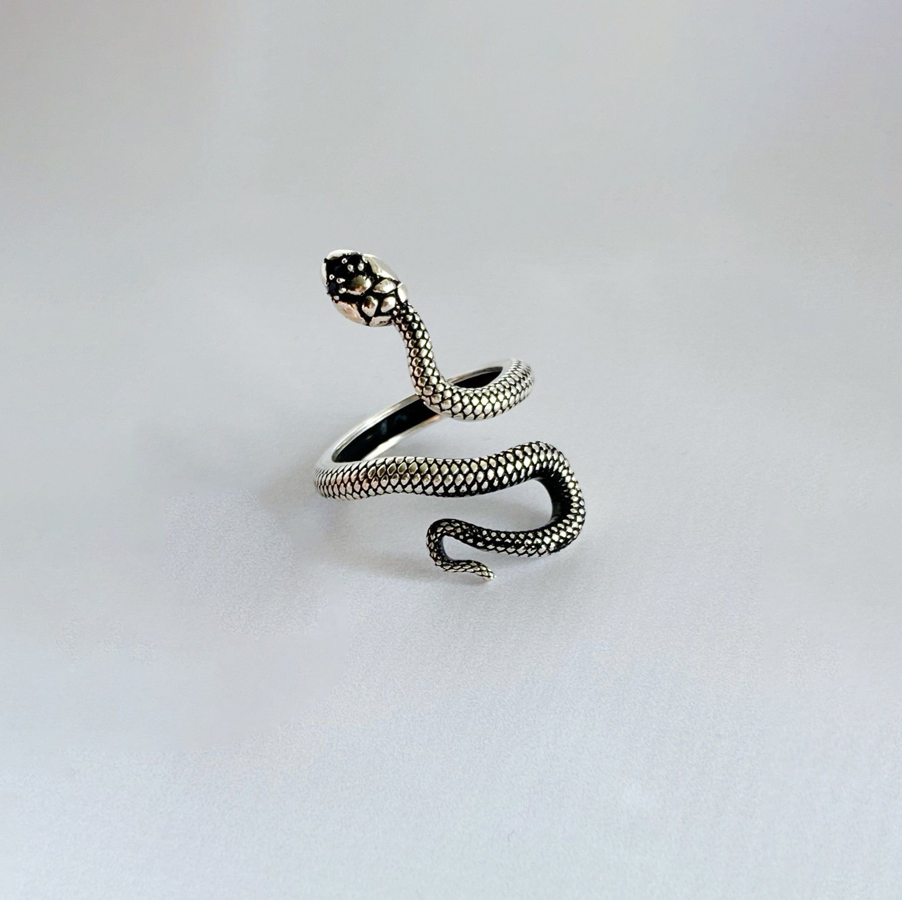 Срібна каблучка Змійка з чорнінням 🐍