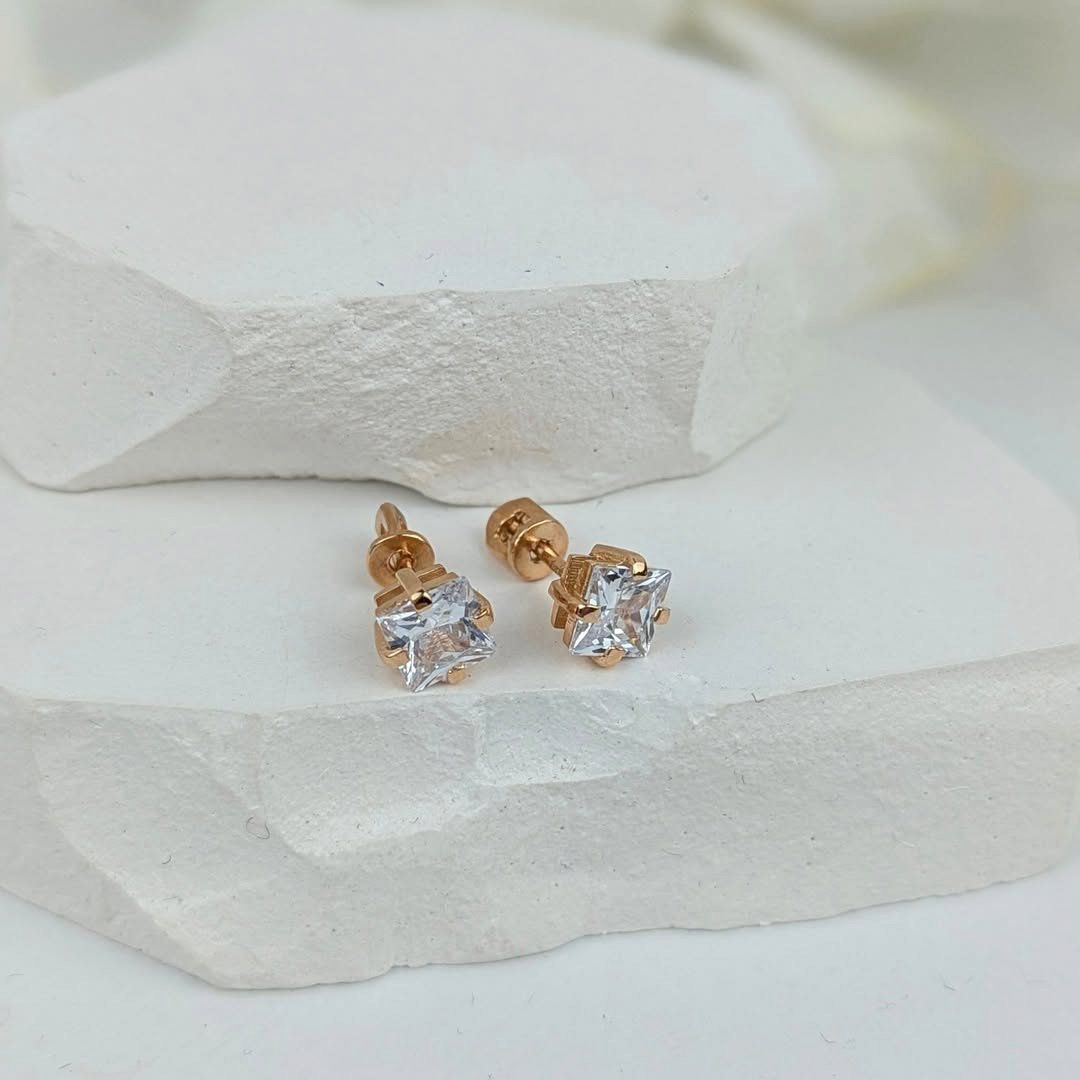 Срібні сережки-пусети Квадрат в позолоті