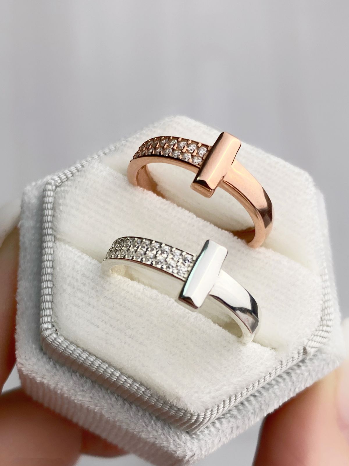 Срібна каблучка в брендовому стилі Tiffany з родієвим покриттям або в позолоті