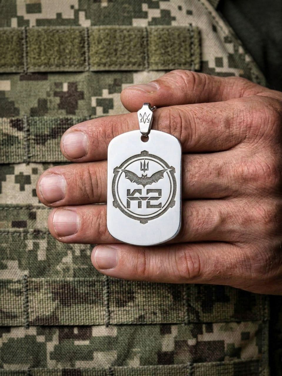 Срібний жетон з індивідуальним гравіюванням більший