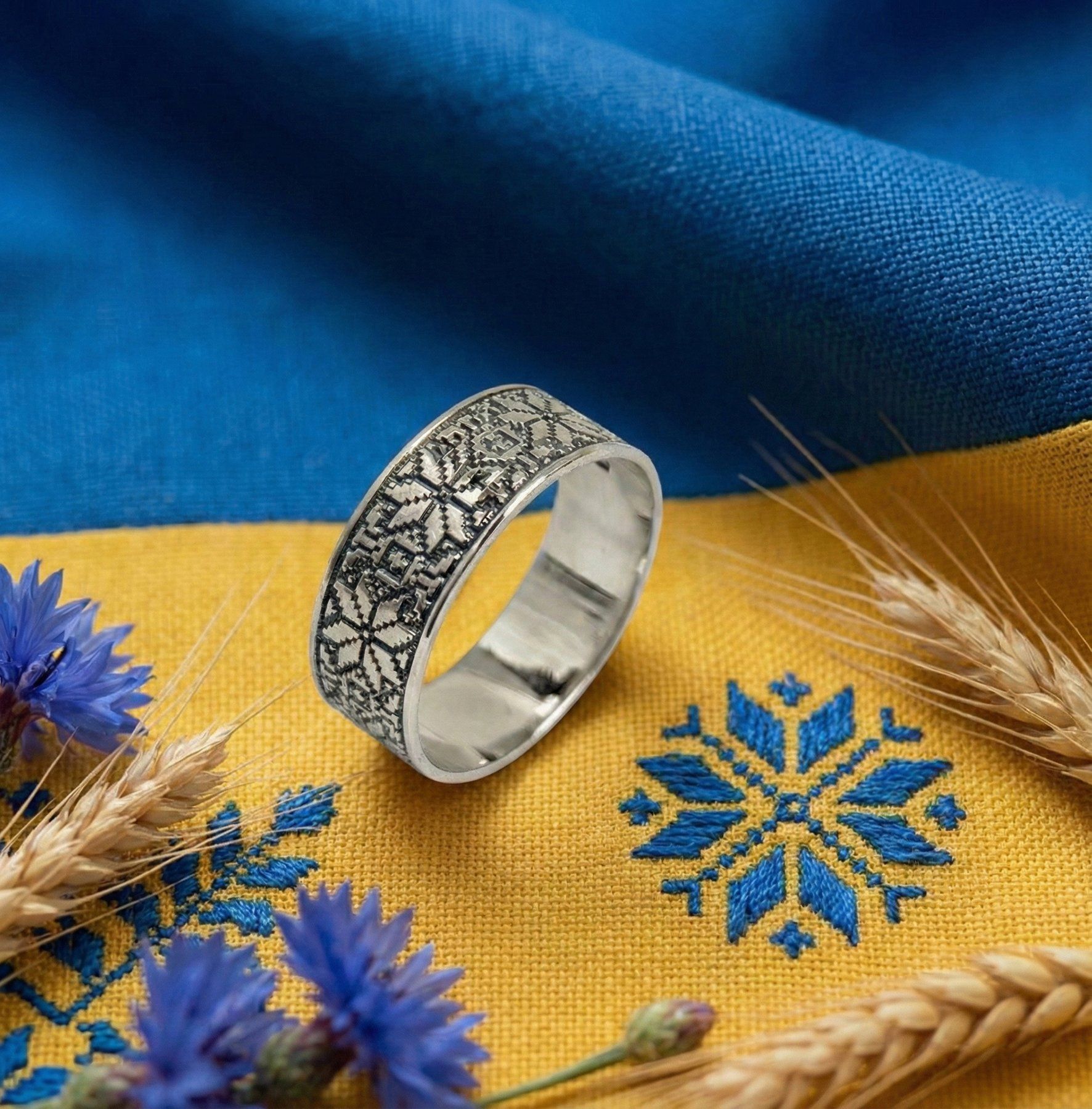 Срібна каблучка Вишиванка з родієвим покриттям