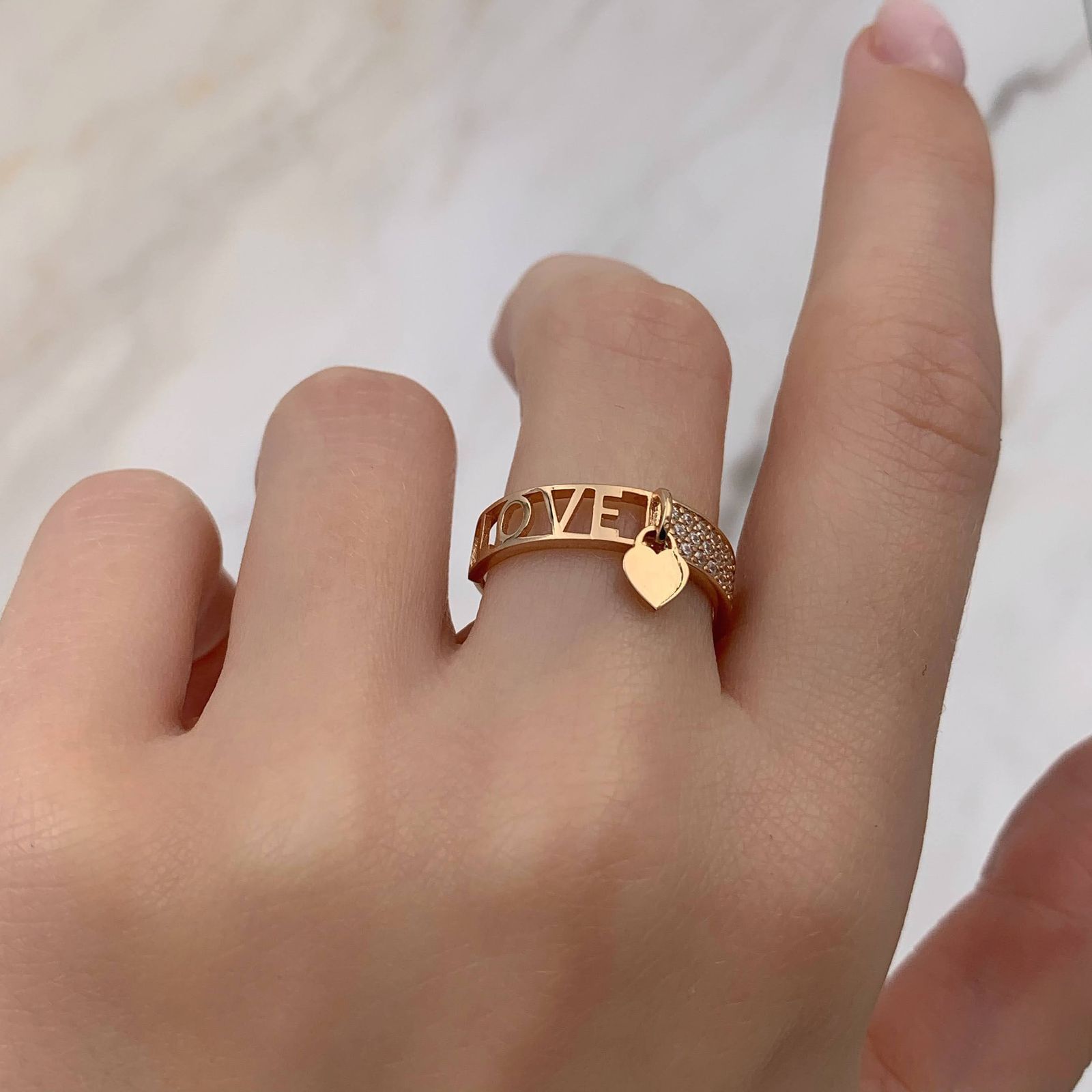 Срібна каблучка Love в позолоті